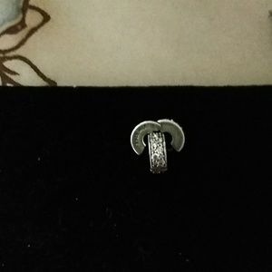 Pandora Sterling clear cz Clips NEW. (2)
